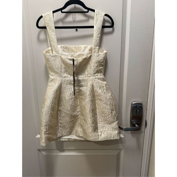 Elliatt Galadirel Mini Dress in White/ cream Bridal Shower Dress size S NWT - Picture 6 of 7